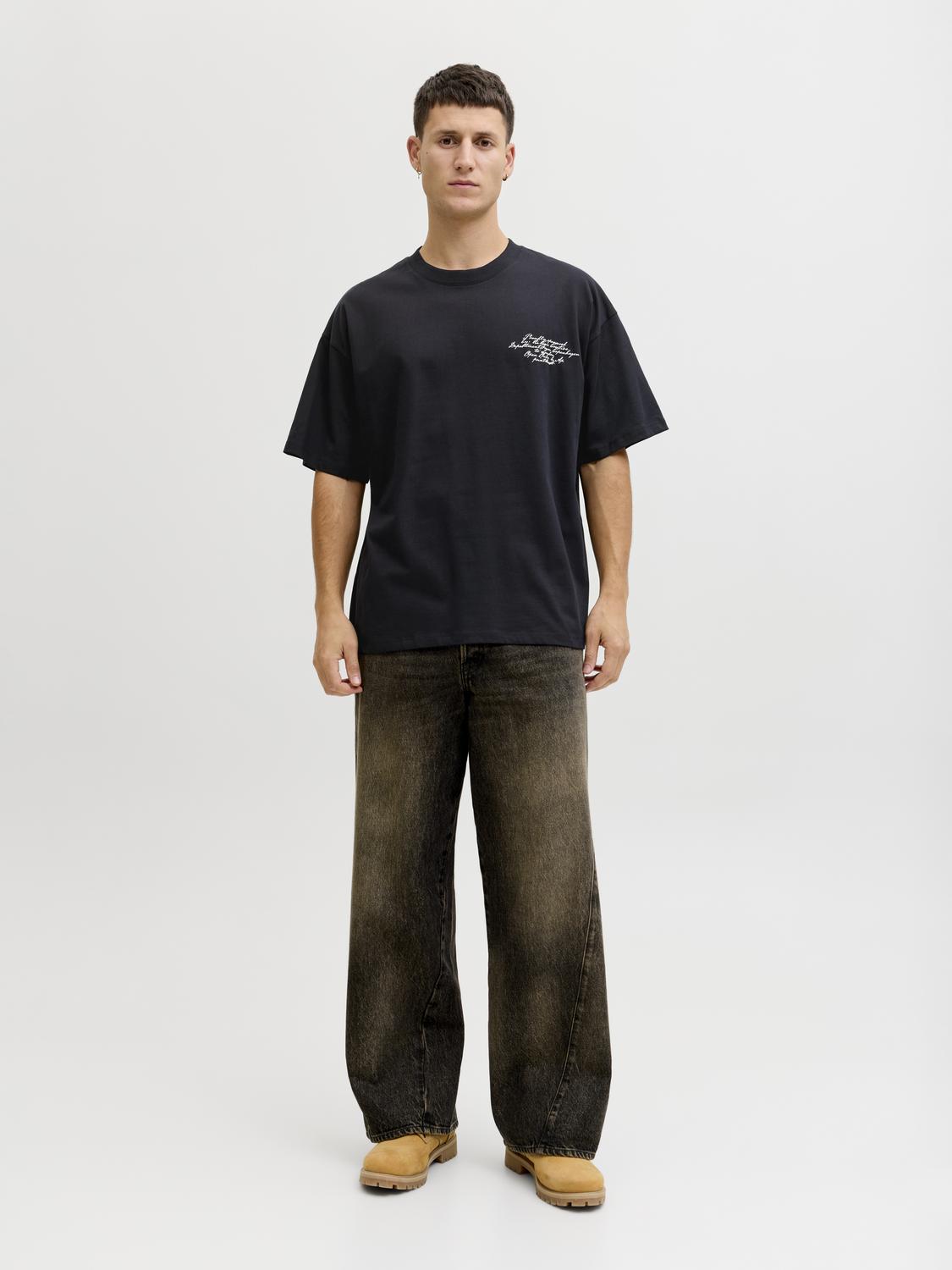 model_shot-front_full