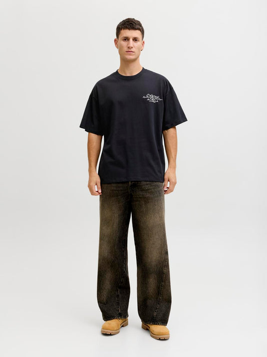 model_shot-front_full