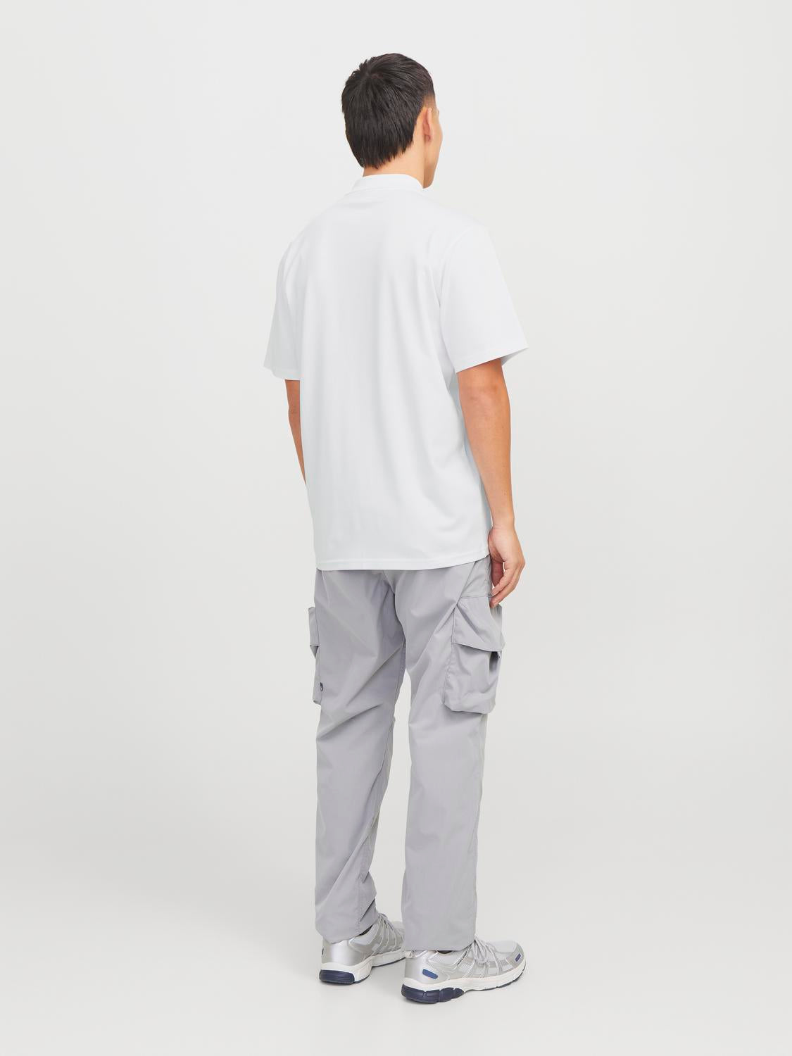 model_shot-back