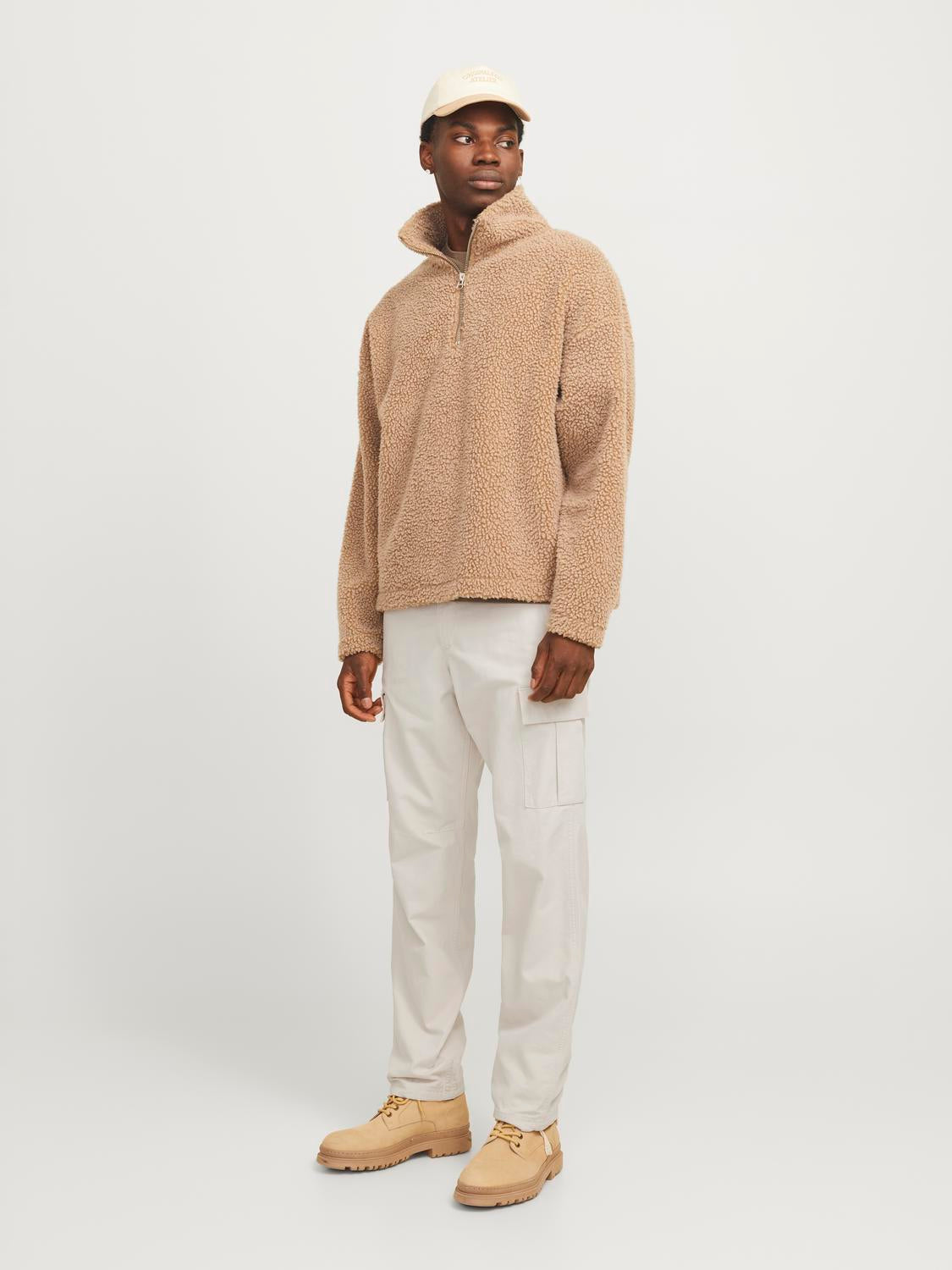 model_shot-front_full