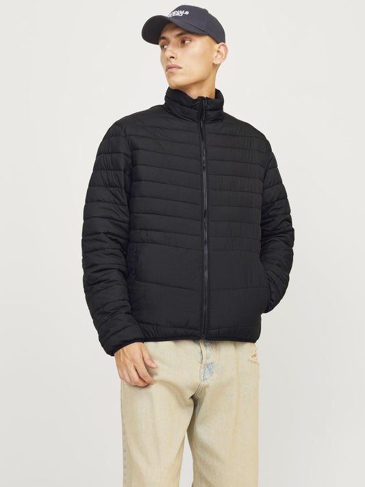 model_shot-front