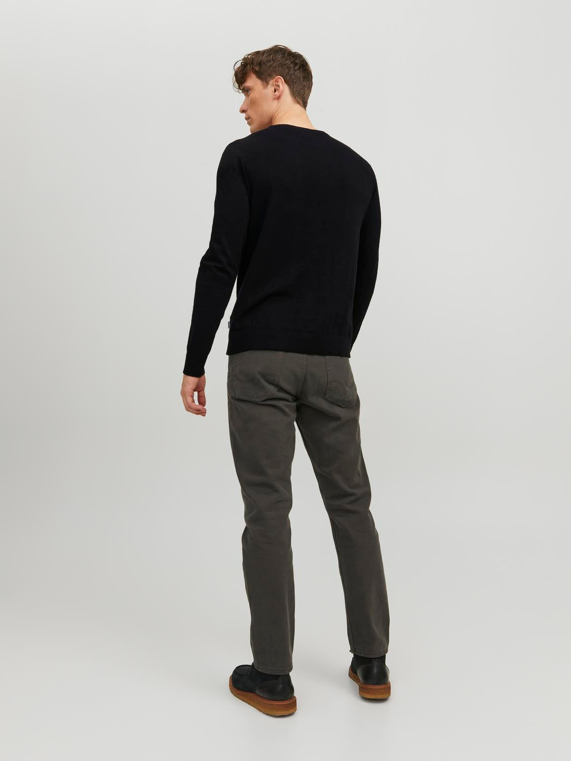 model_shot-back