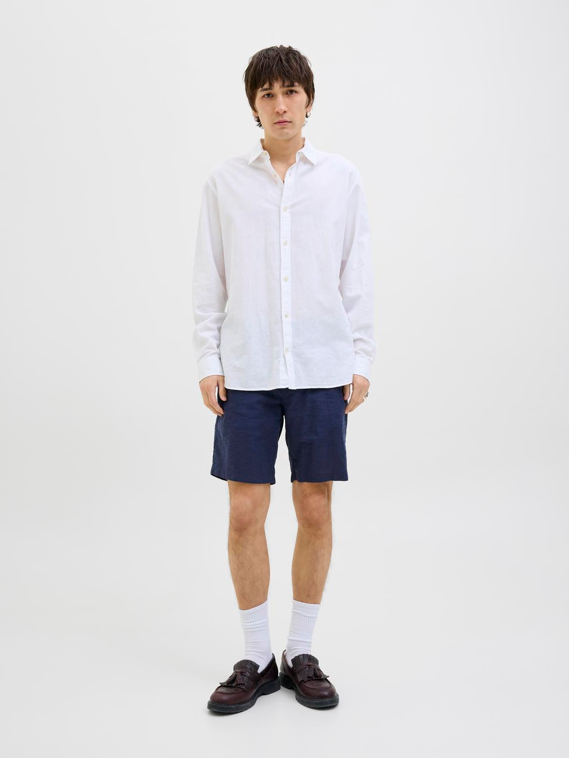 model_shot-front_full