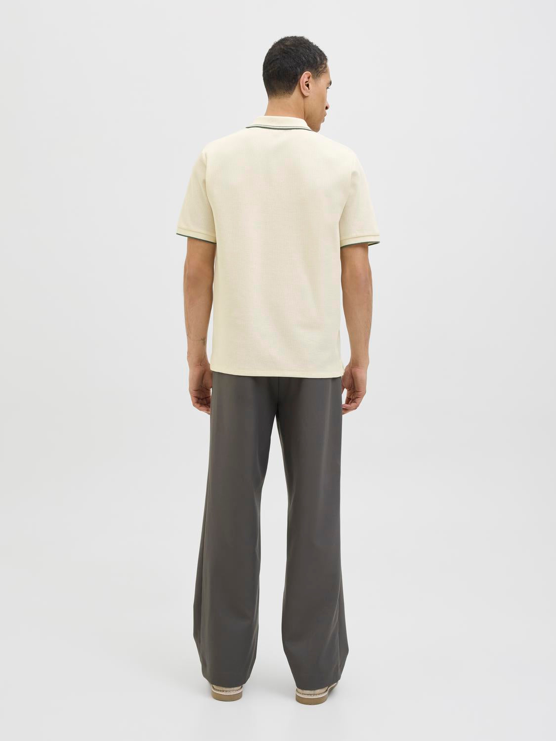 model_shot-back