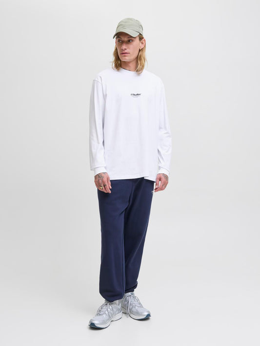 model_shot-front_full