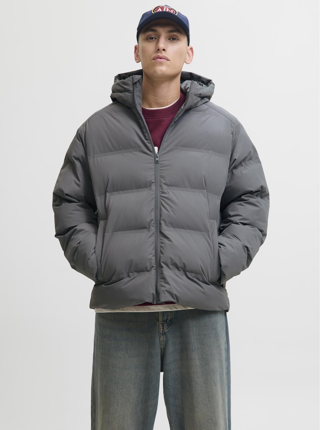 model_shot-front