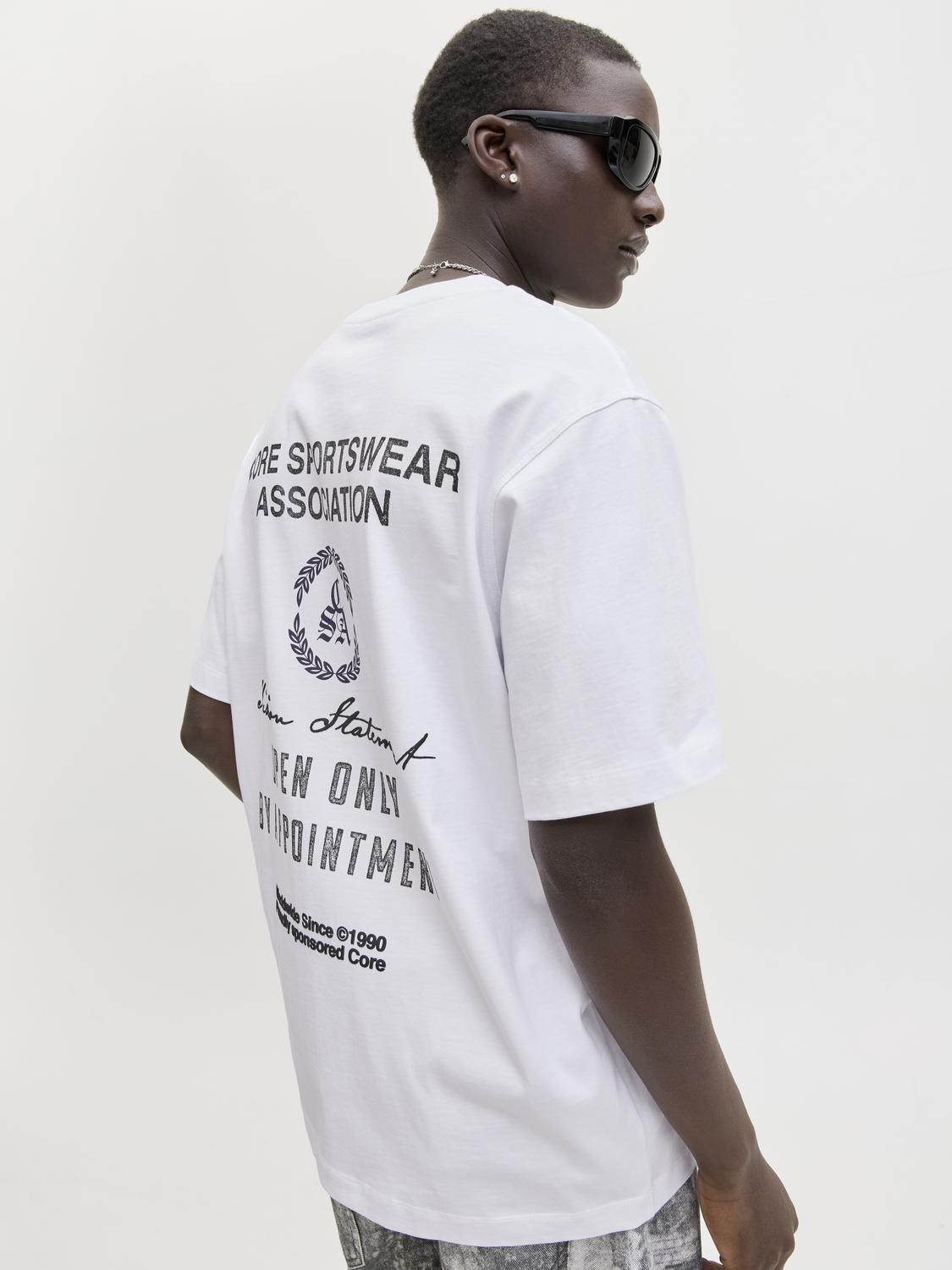 model_shot-creative