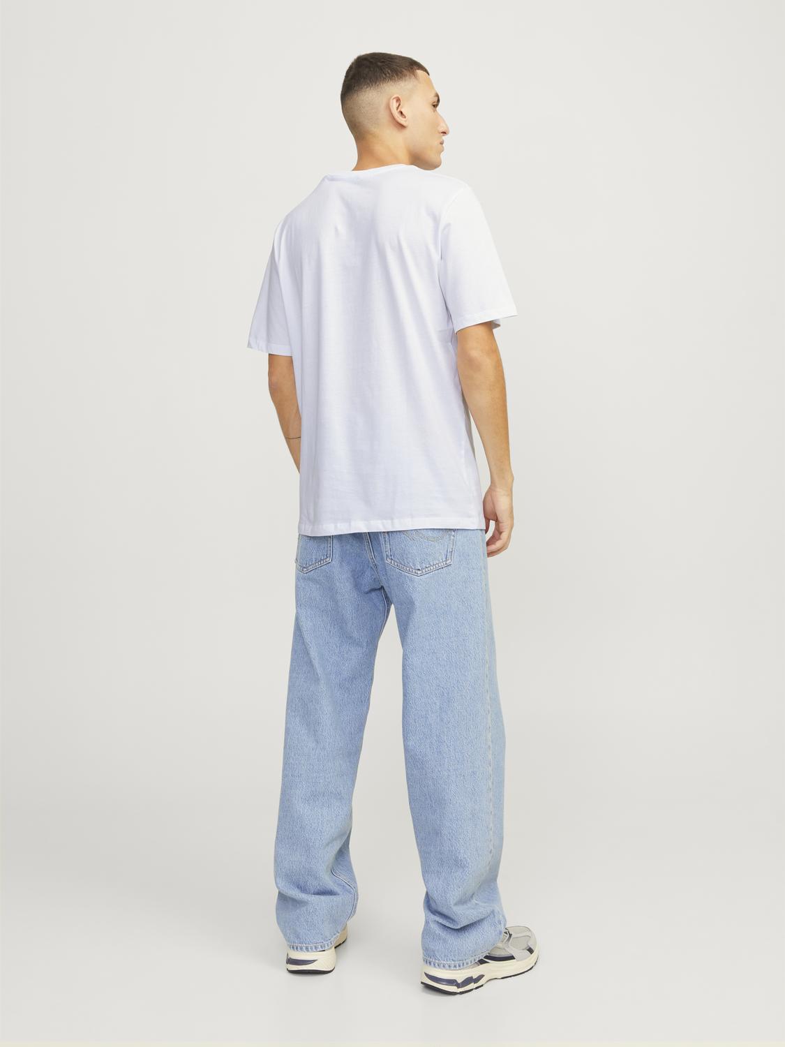 model_shot-back