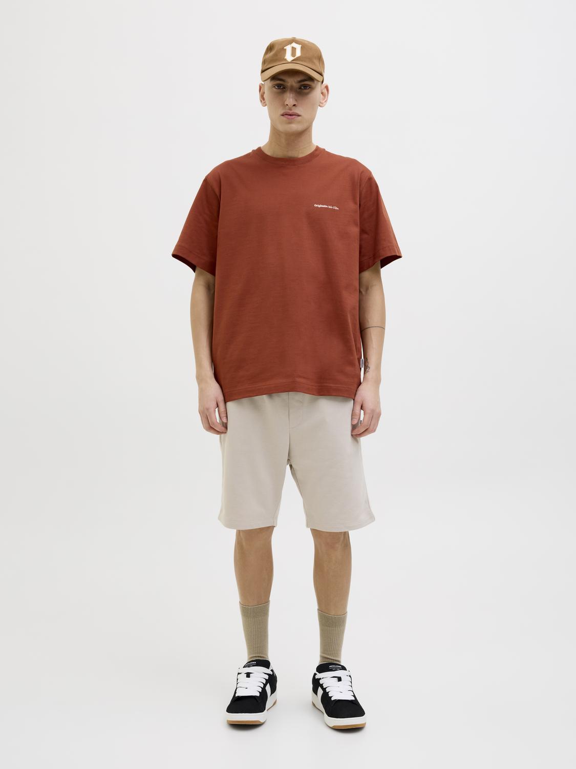 model_shot-front_full