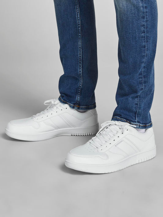 model_shot-front