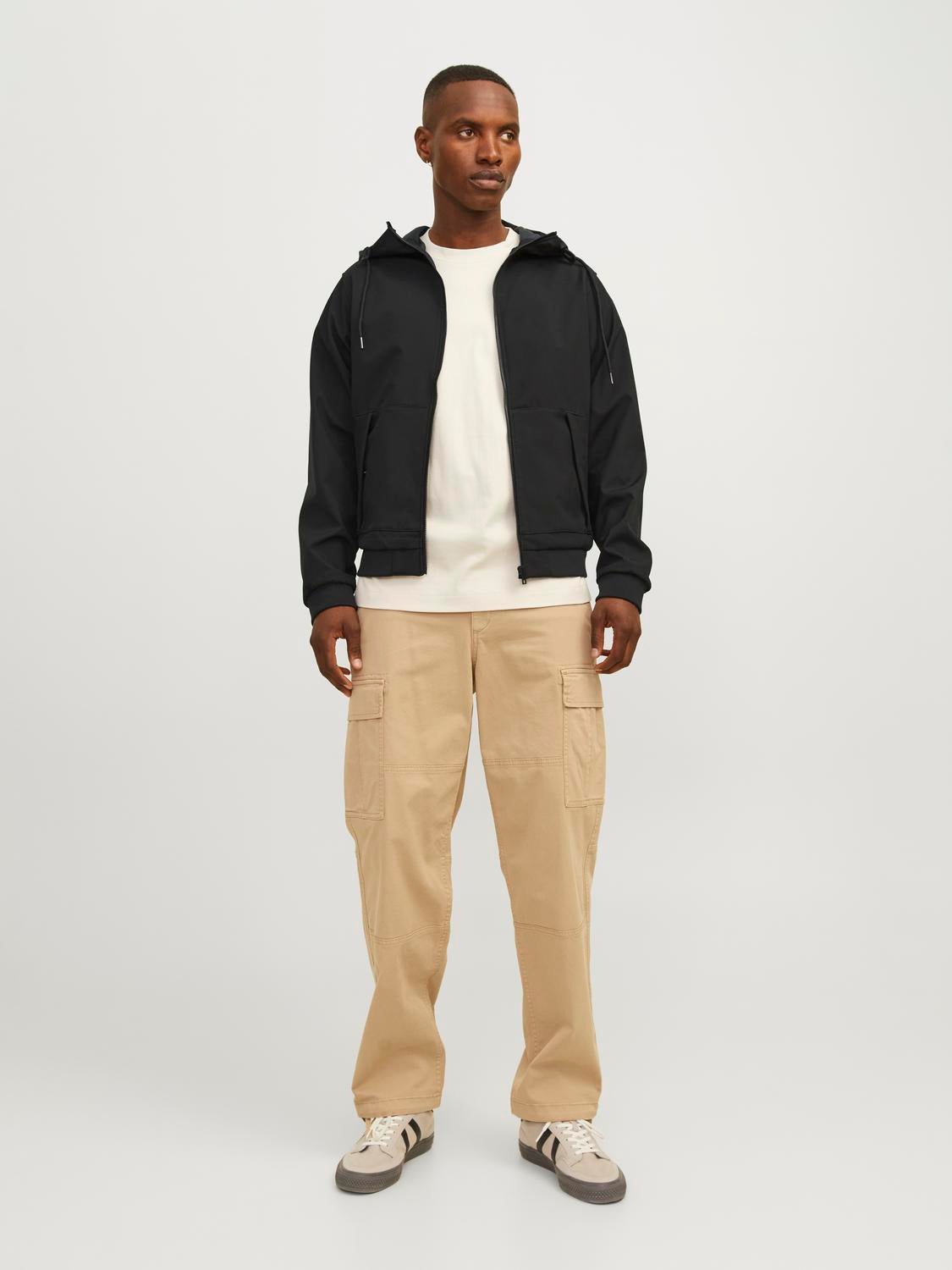 model_shot-front_full