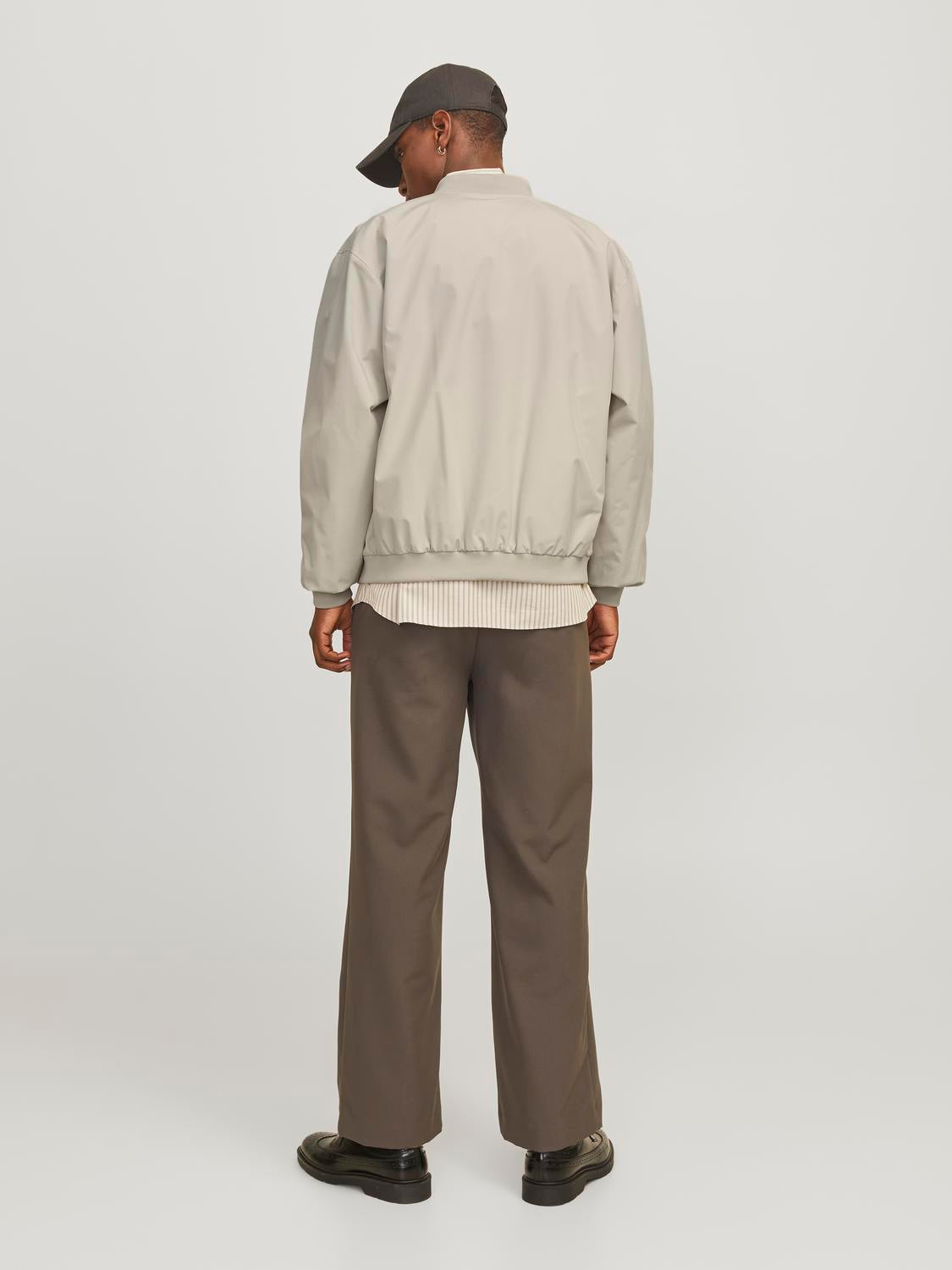 model_shot-back