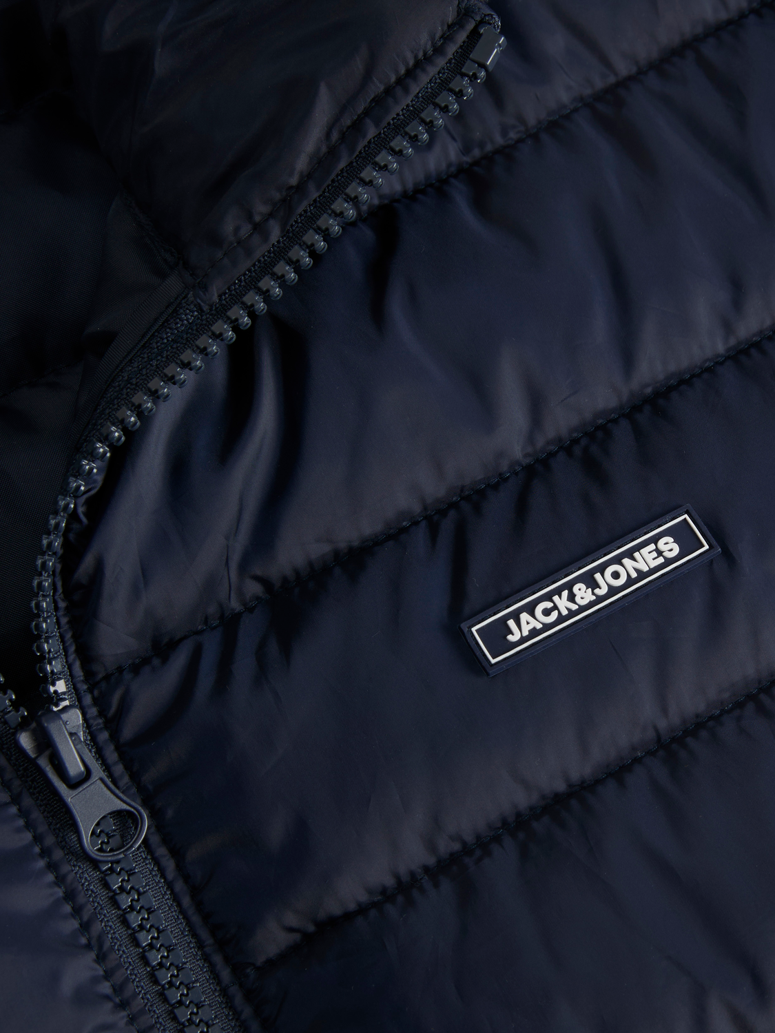 model_shot-detail