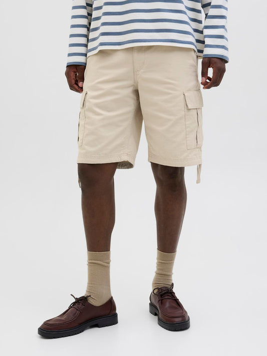model_shot-front