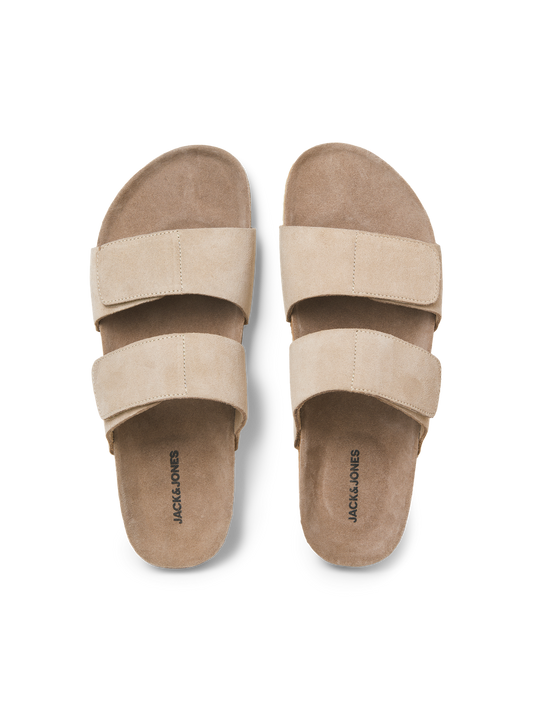 model_shot-front_full