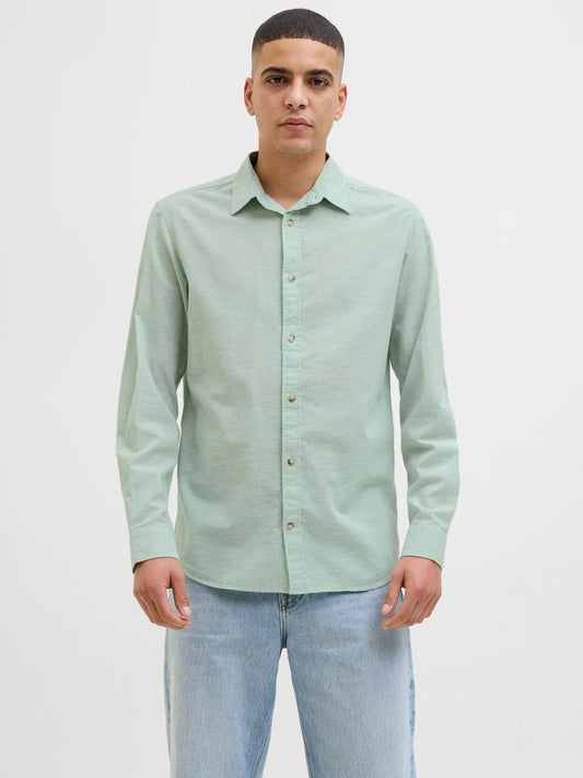 model_shot-front