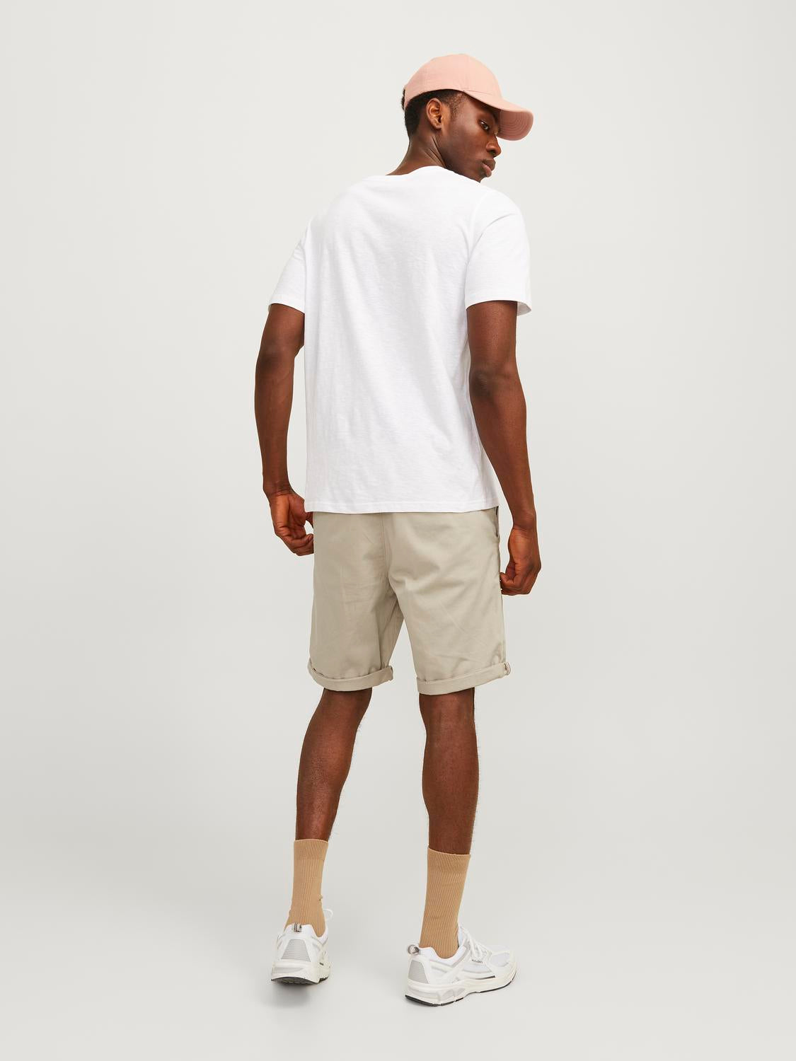 model_shot-back