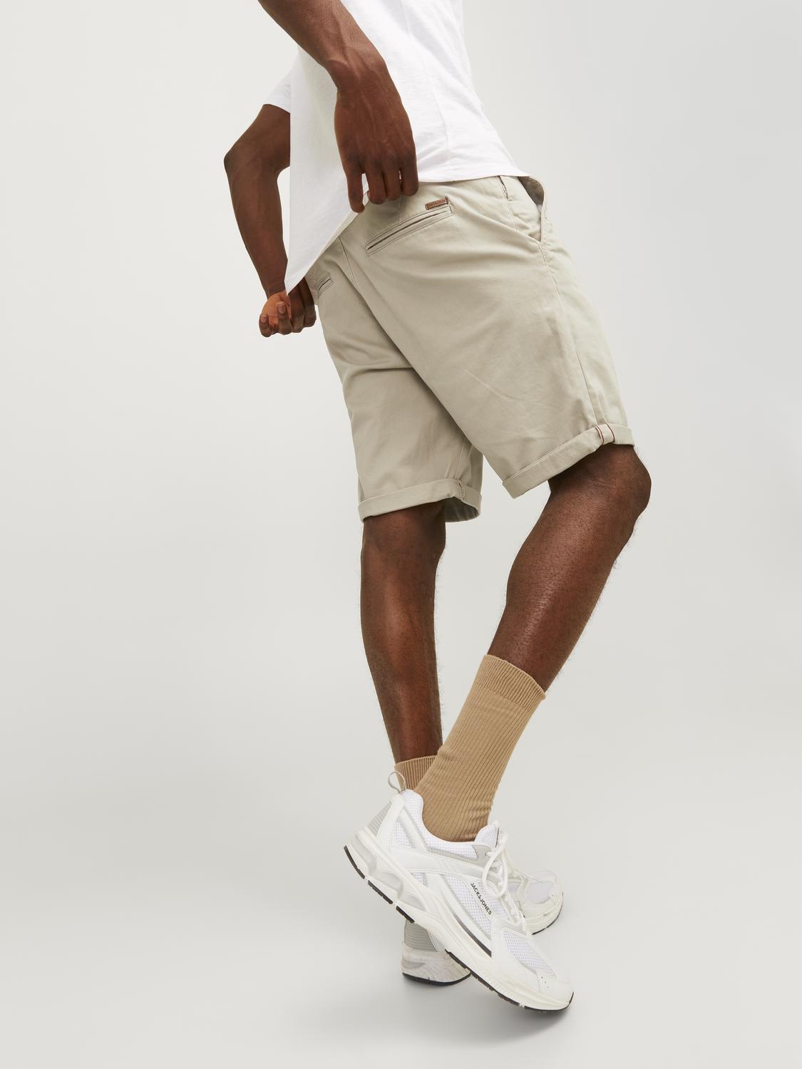 model_shot-creative