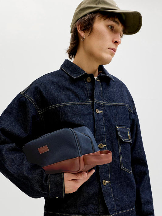 model_shot-front