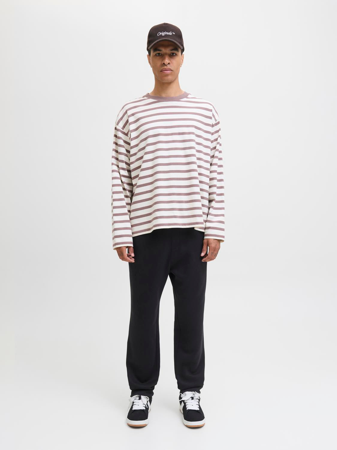 model_shot-front_full