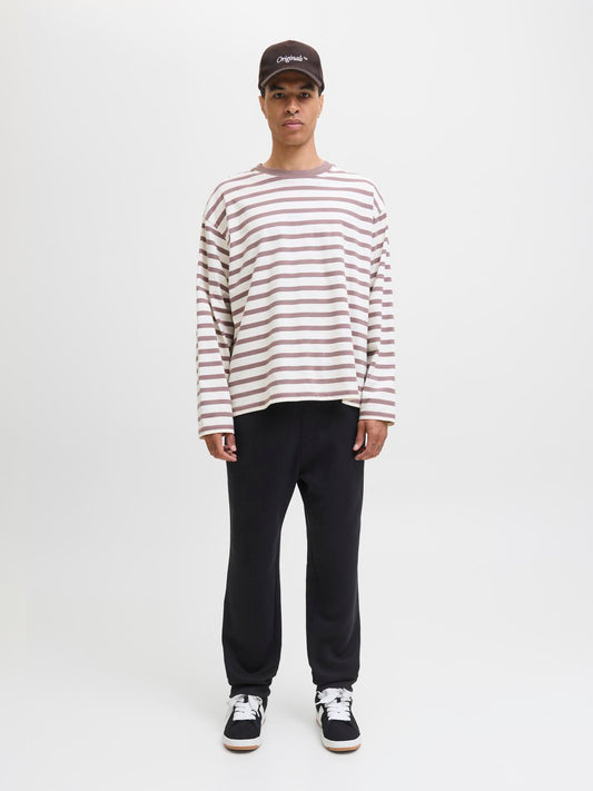 model_shot-front_full