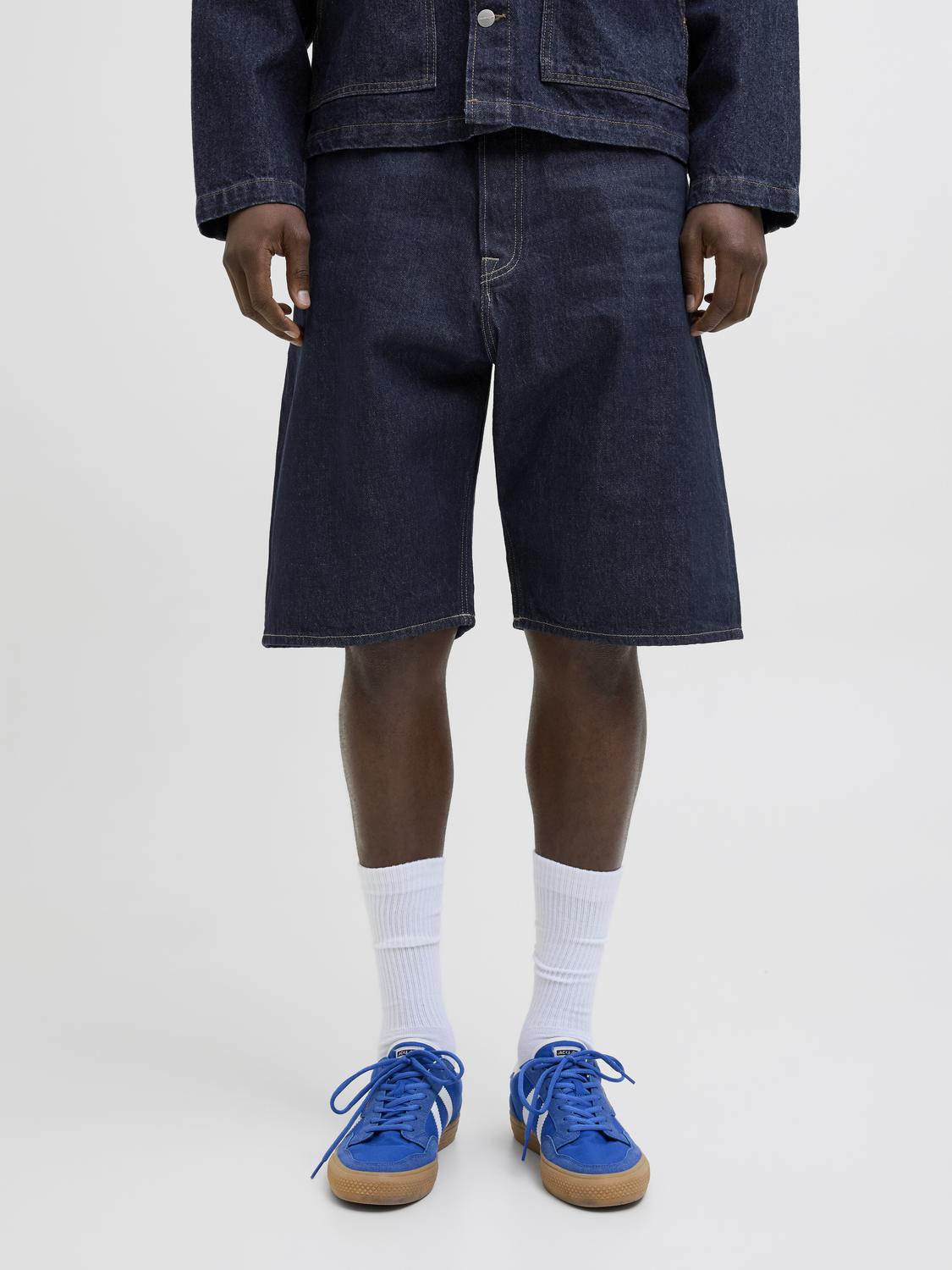model_shot-front