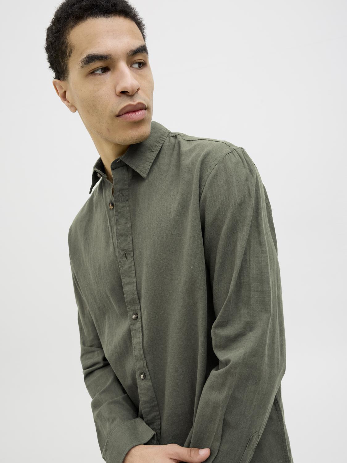 model_shot-creative