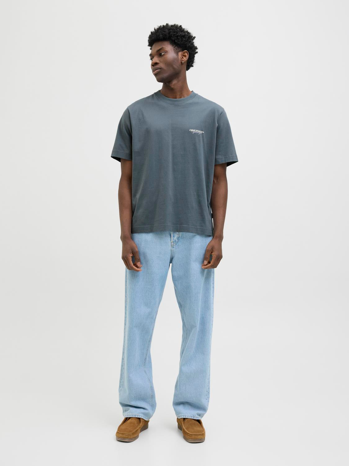 model_shot-front_full