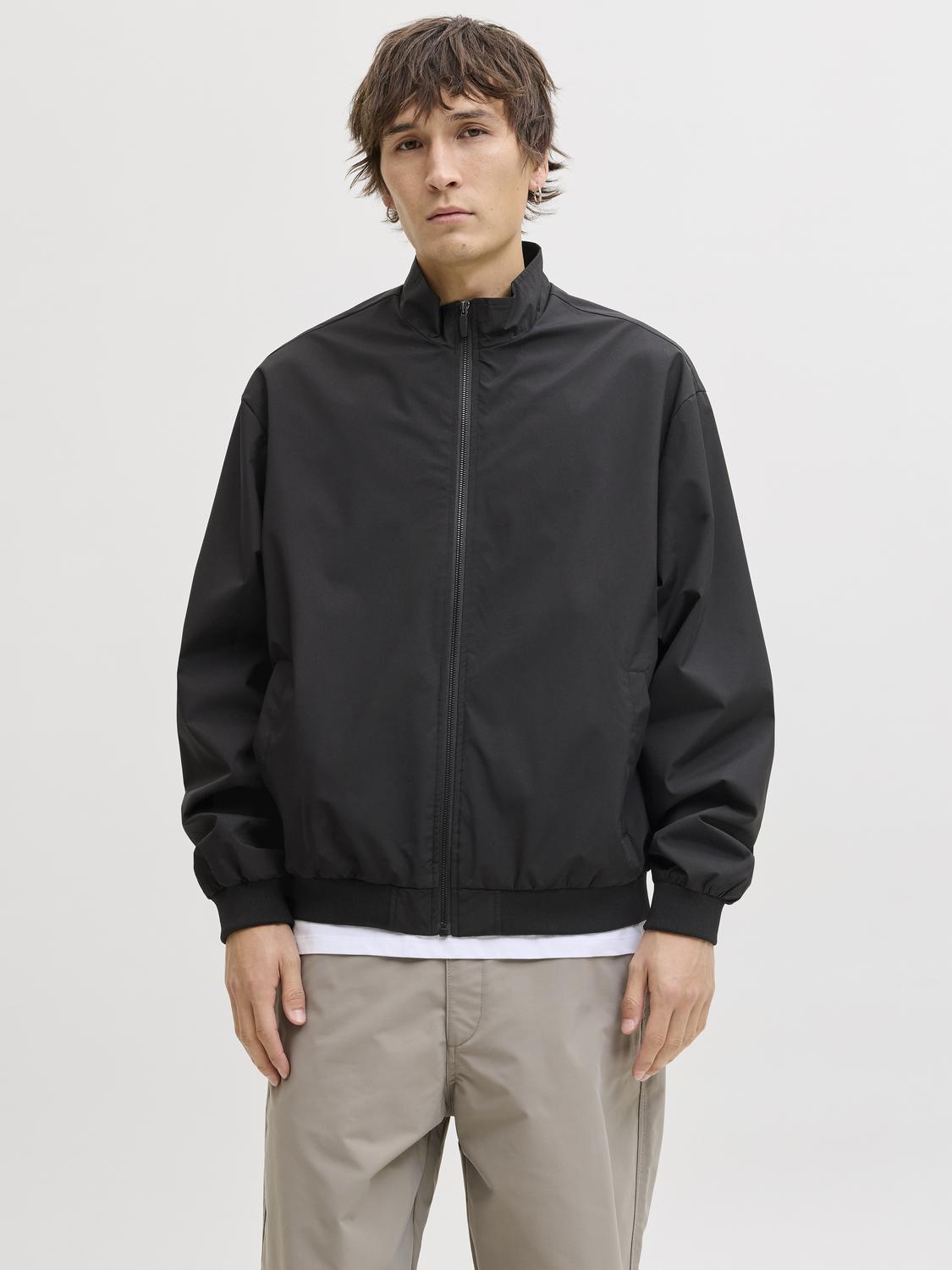 model_shot-front