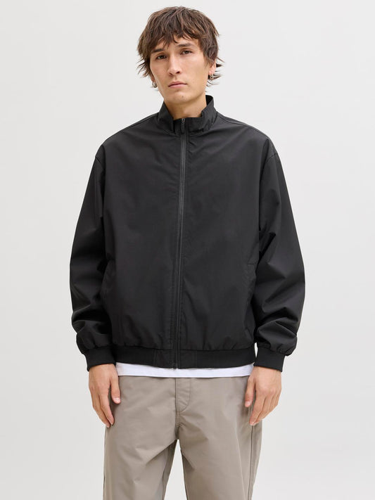 model_shot-front