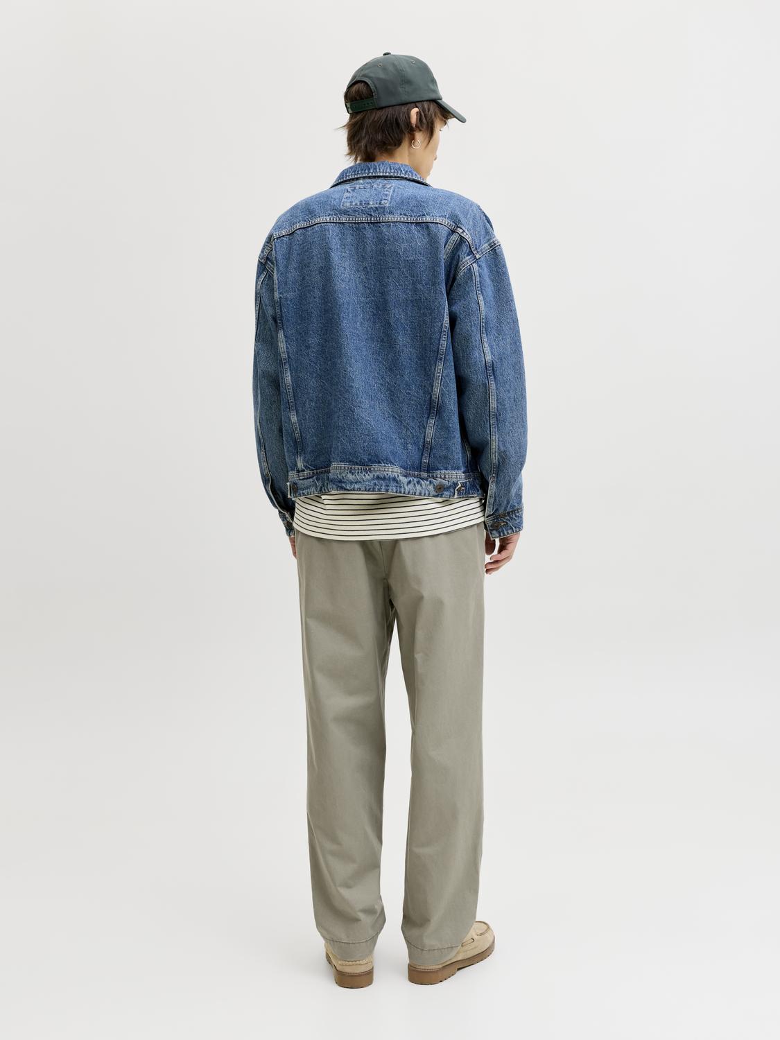 model_shot-back