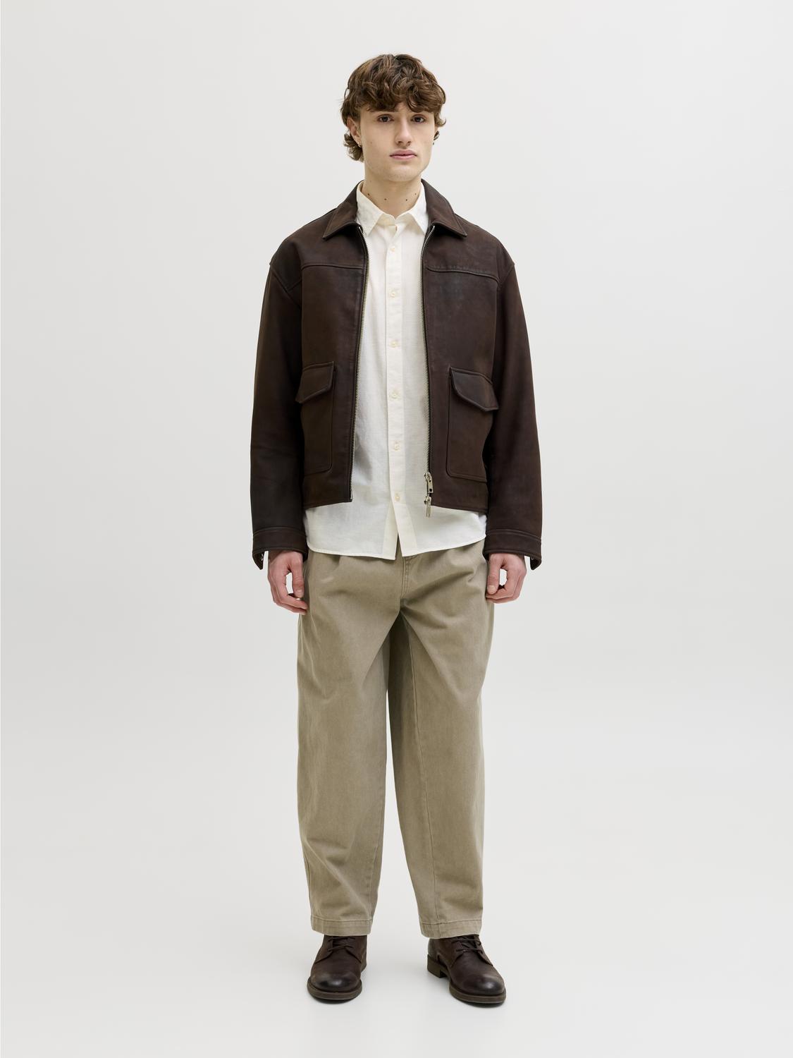 model_shot-front_full