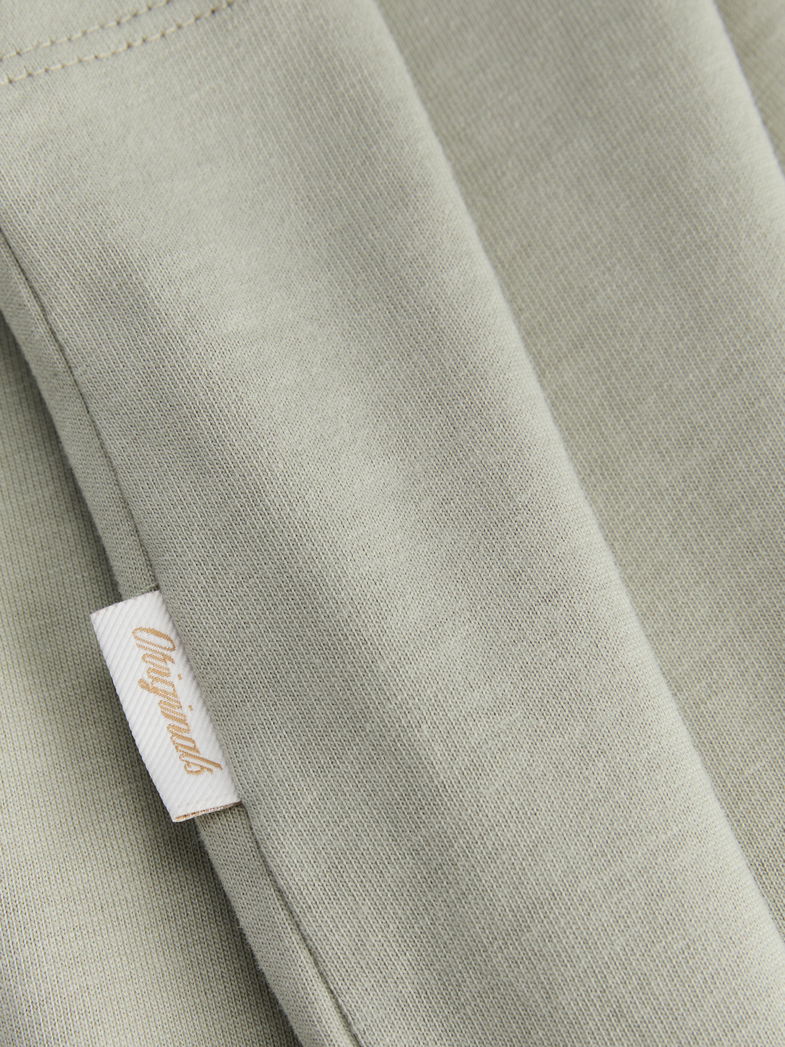 model_shot-detail