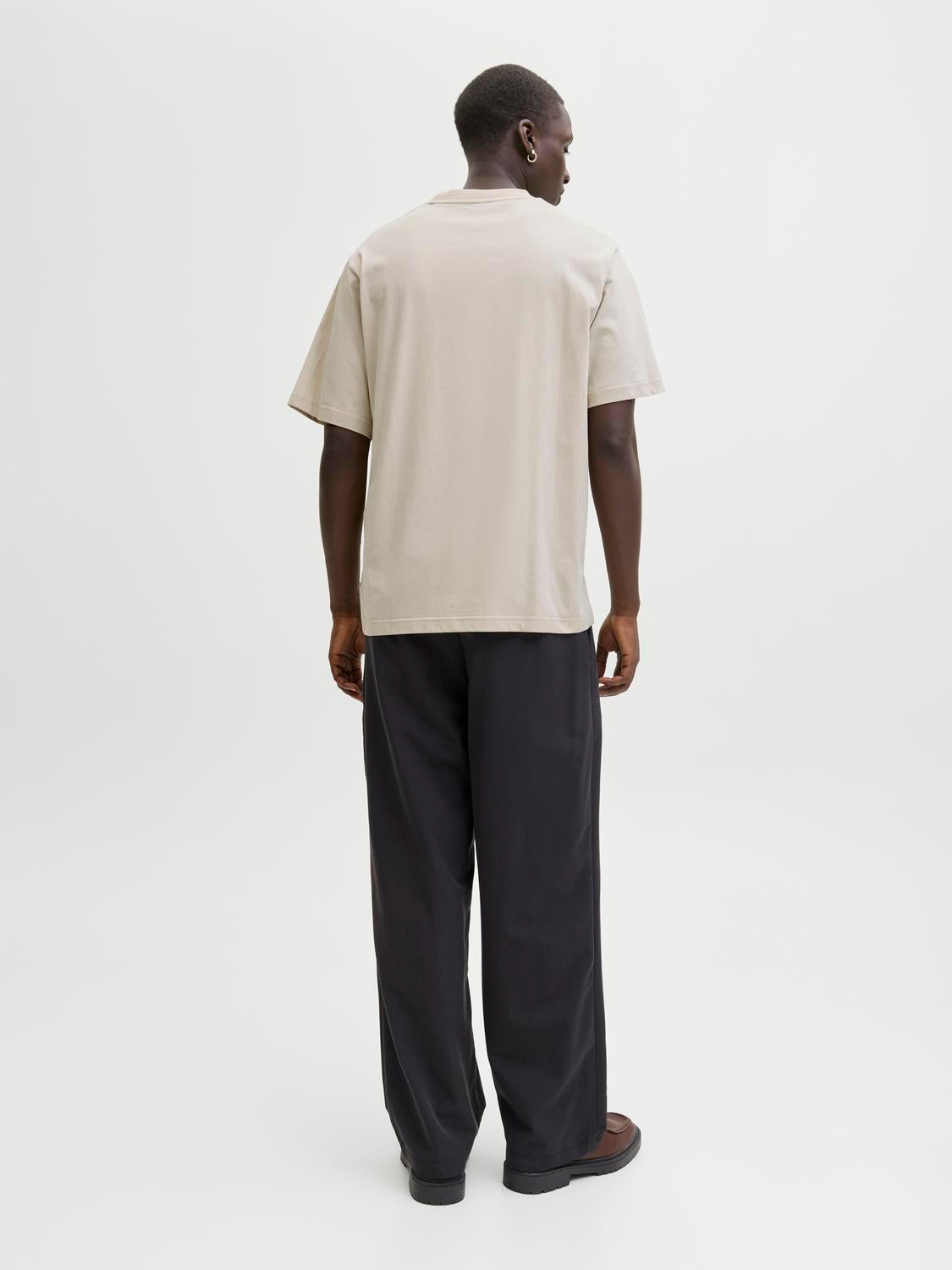 model_shot-back