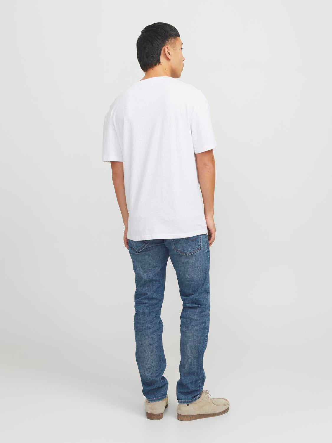 model_shot-back