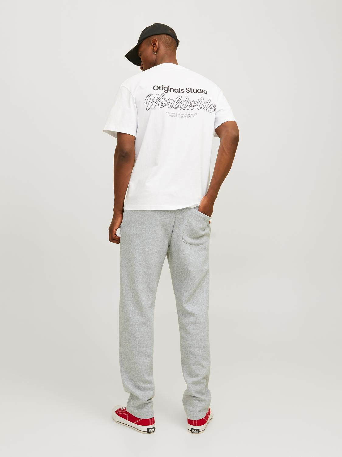 model_shot-back