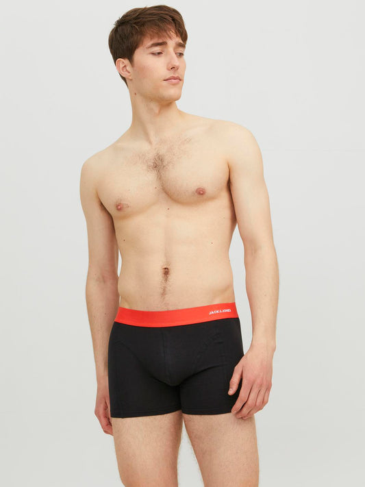model_shot-front