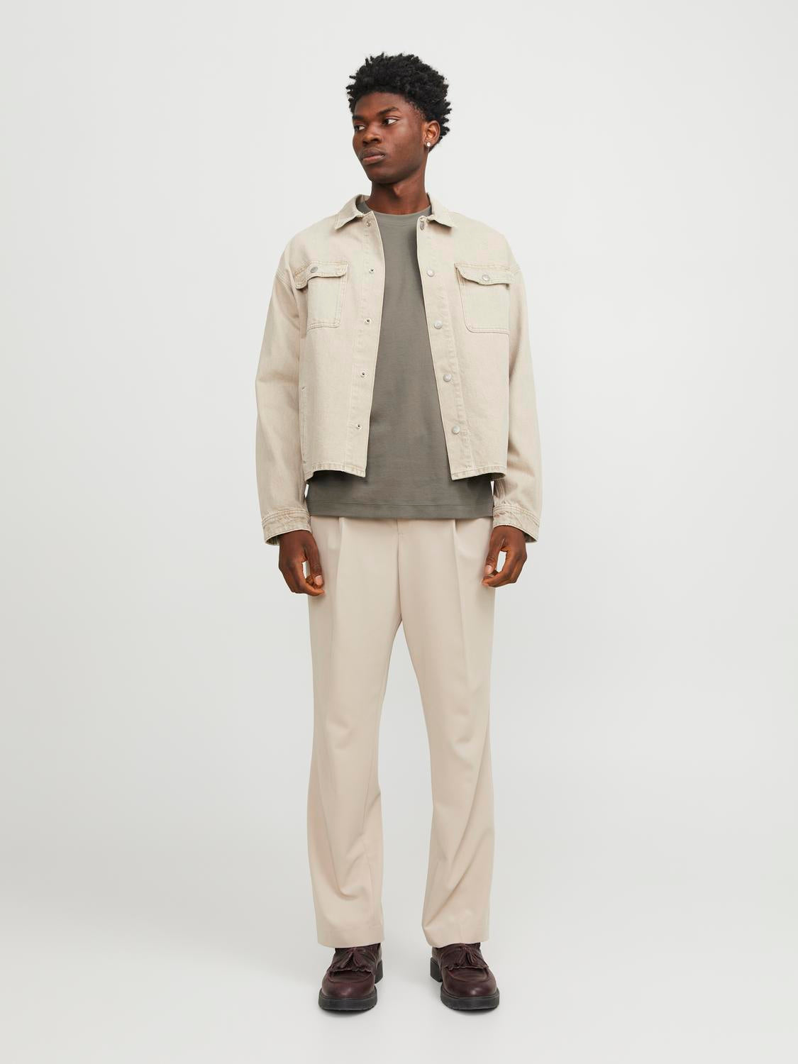 model_shot-front_full