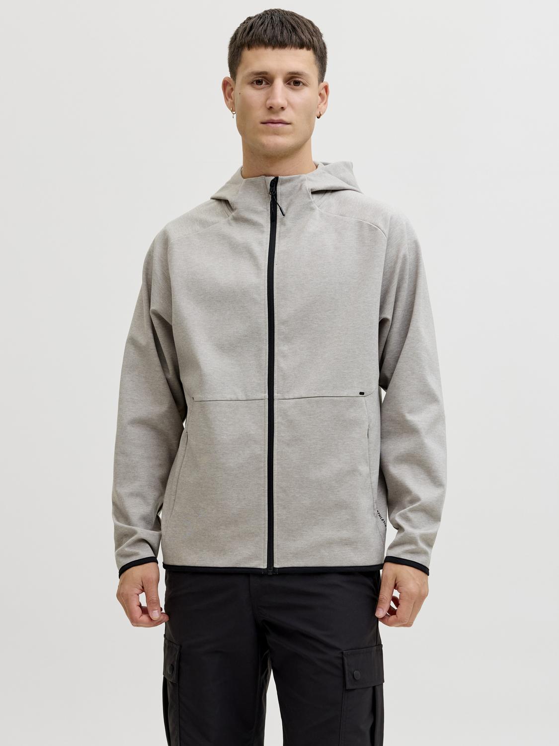model_shot-front