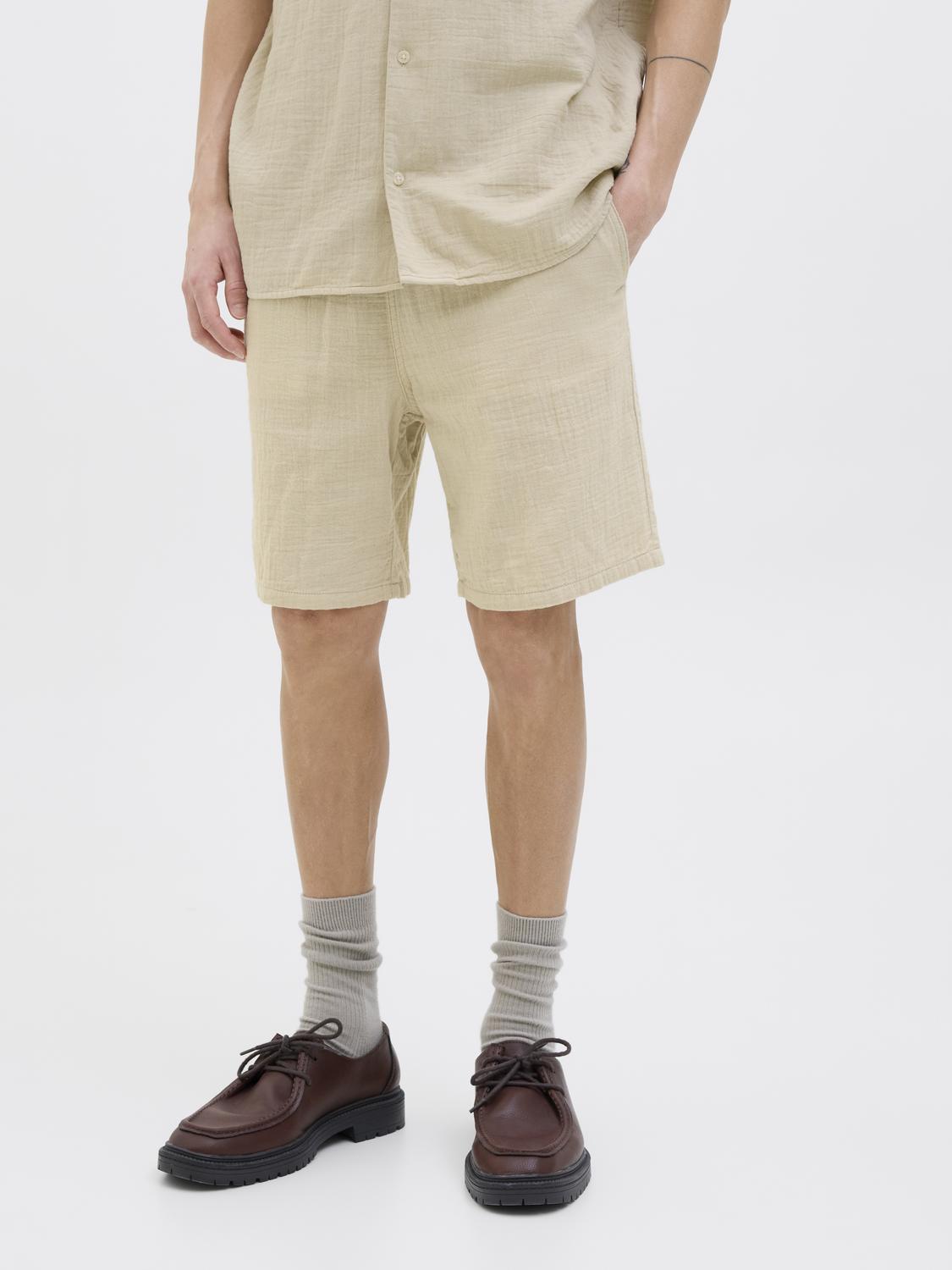 model_shot-front
