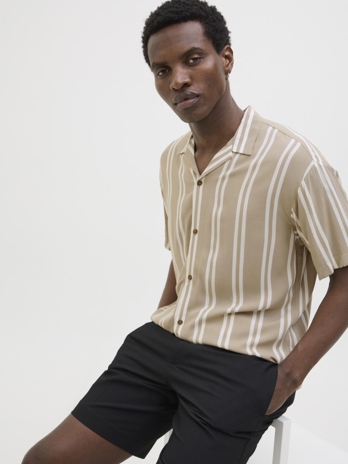 model_shot-creative