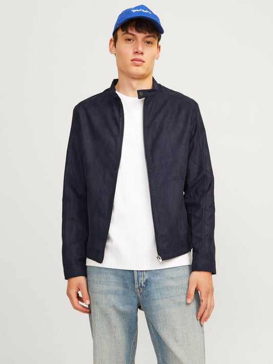 model_shot-front