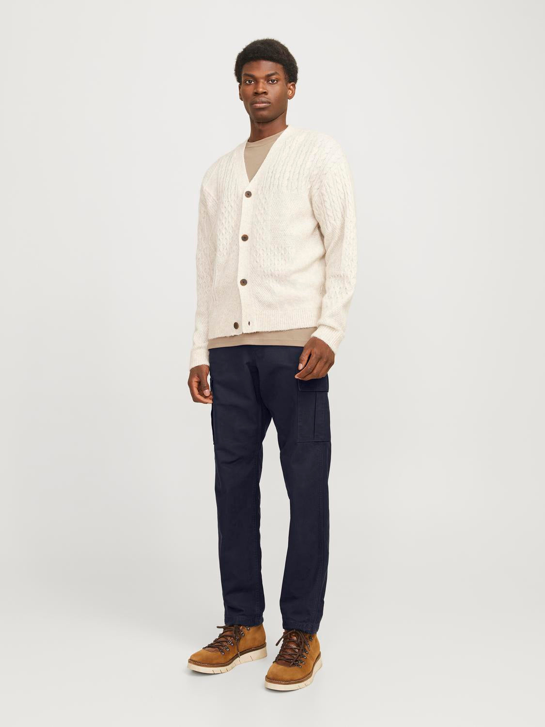 model_shot-front_full