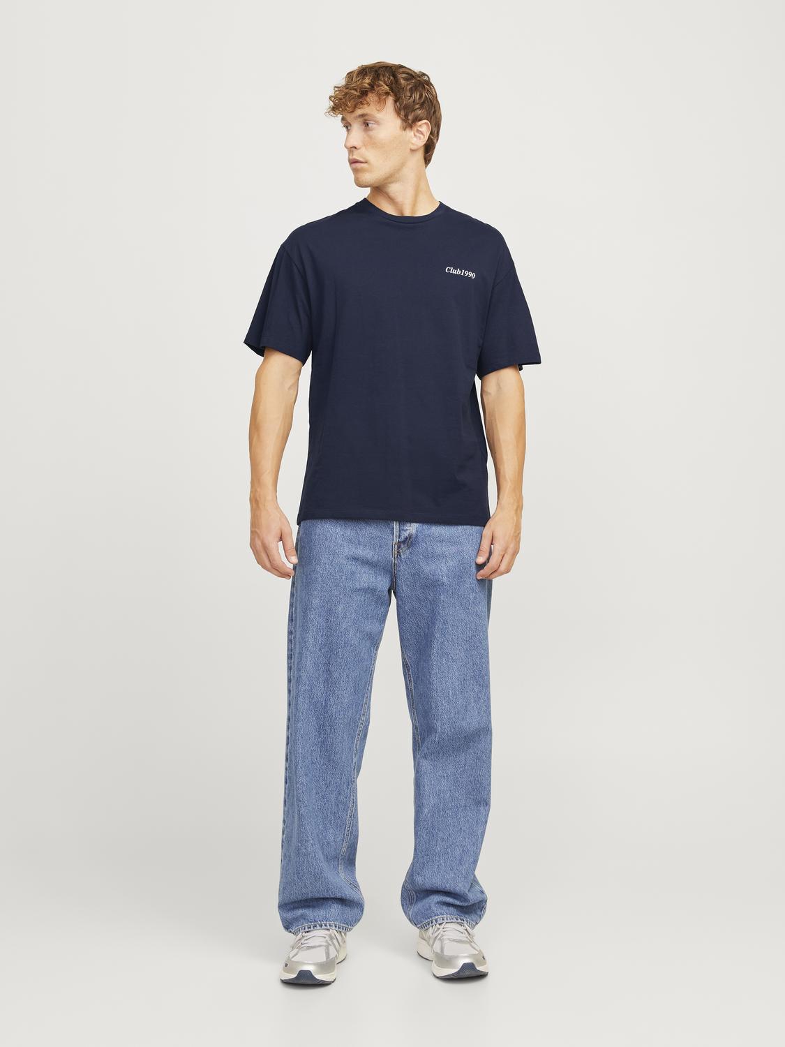 model_shot-front_full