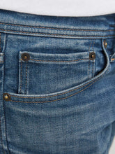 Load image into Gallery viewer, model_shot-detail

