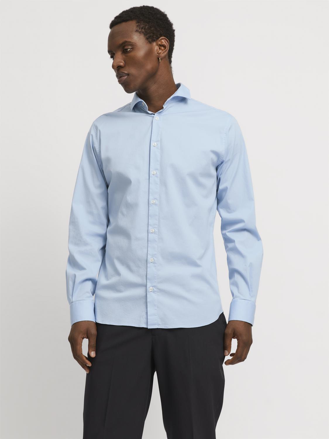 model_shot-front