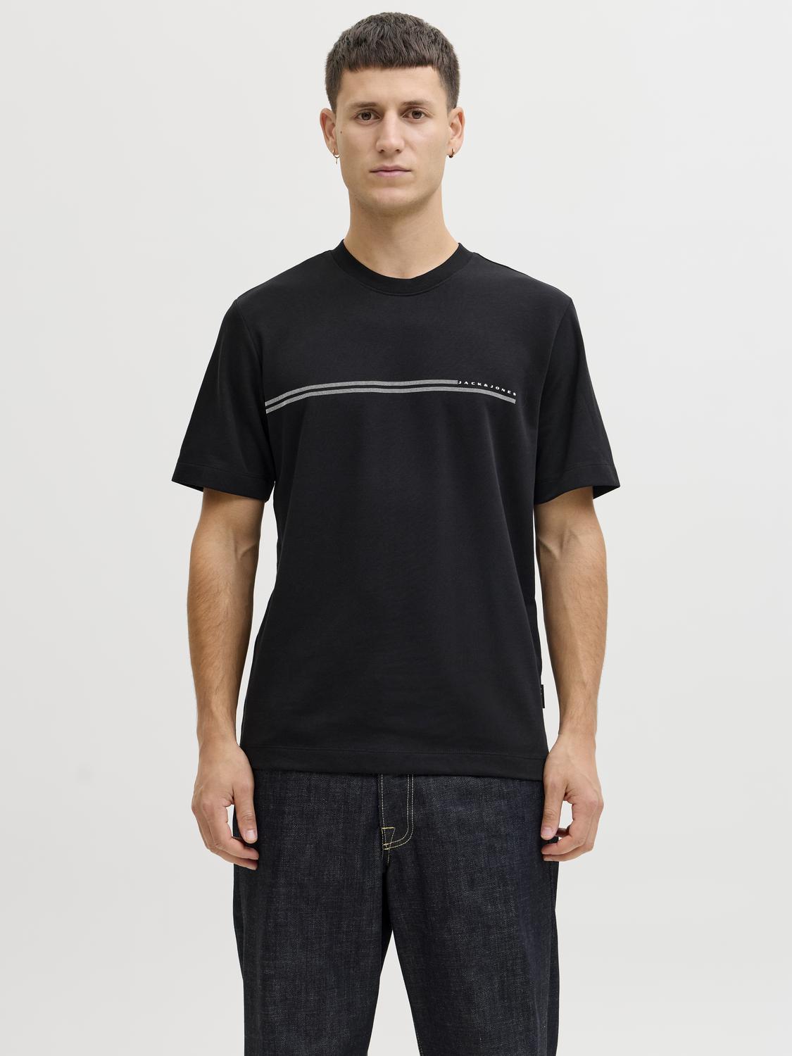 model_shot-front