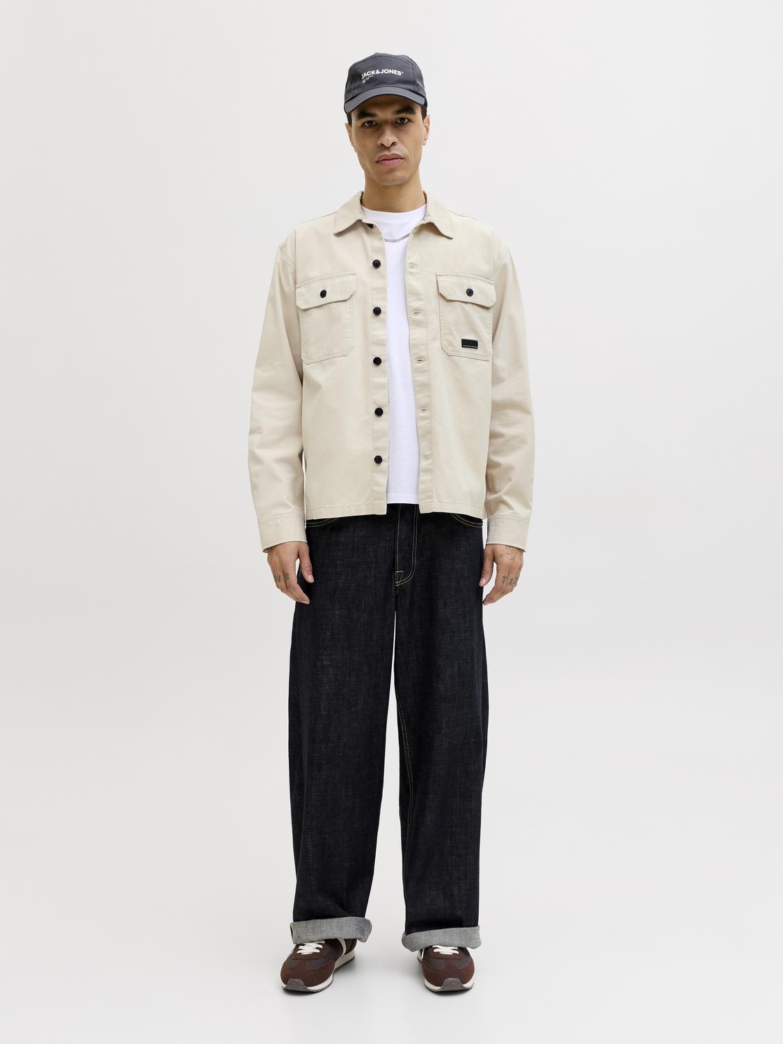 model_shot-front_full