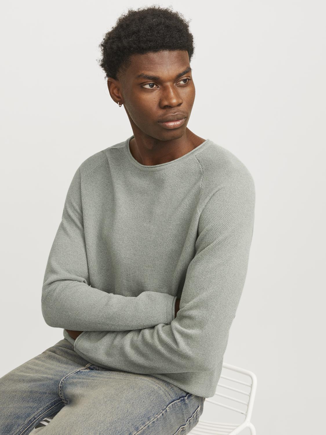 model_shot-creative