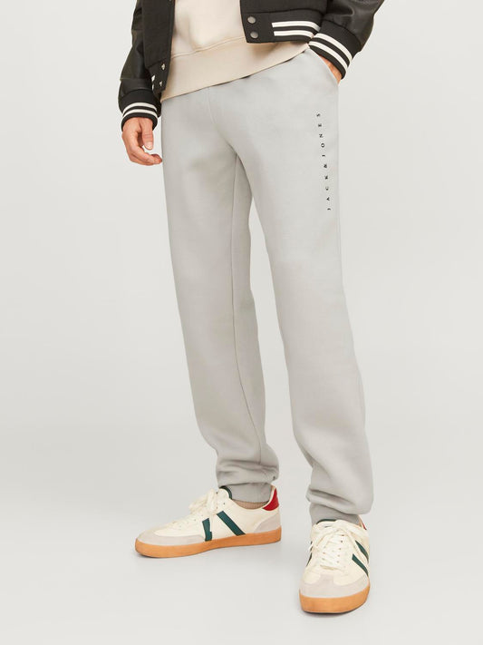 model_shot-front